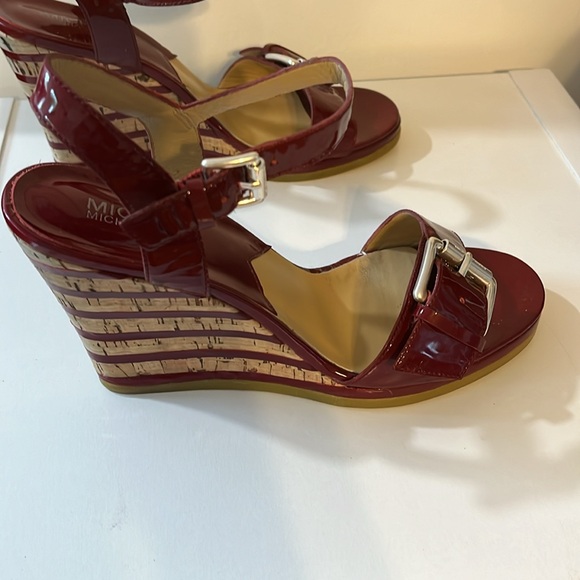 MICHAEL KORS WEDGE SANDALS - Picture 3 of 6